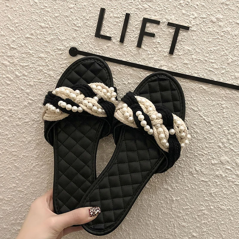 2019 Brand Summer Women Trend Weaving Pearl Sandals Girls Beach Open Toed Flip Flop Designer Soft Bottom Casual Low Heels Flats
2019 Brand Summer Women Trend Weaving Pearl Sandals Girls Beach Open Toed Flip Flop Designer Soft Bottom Casual Low Heels Flats