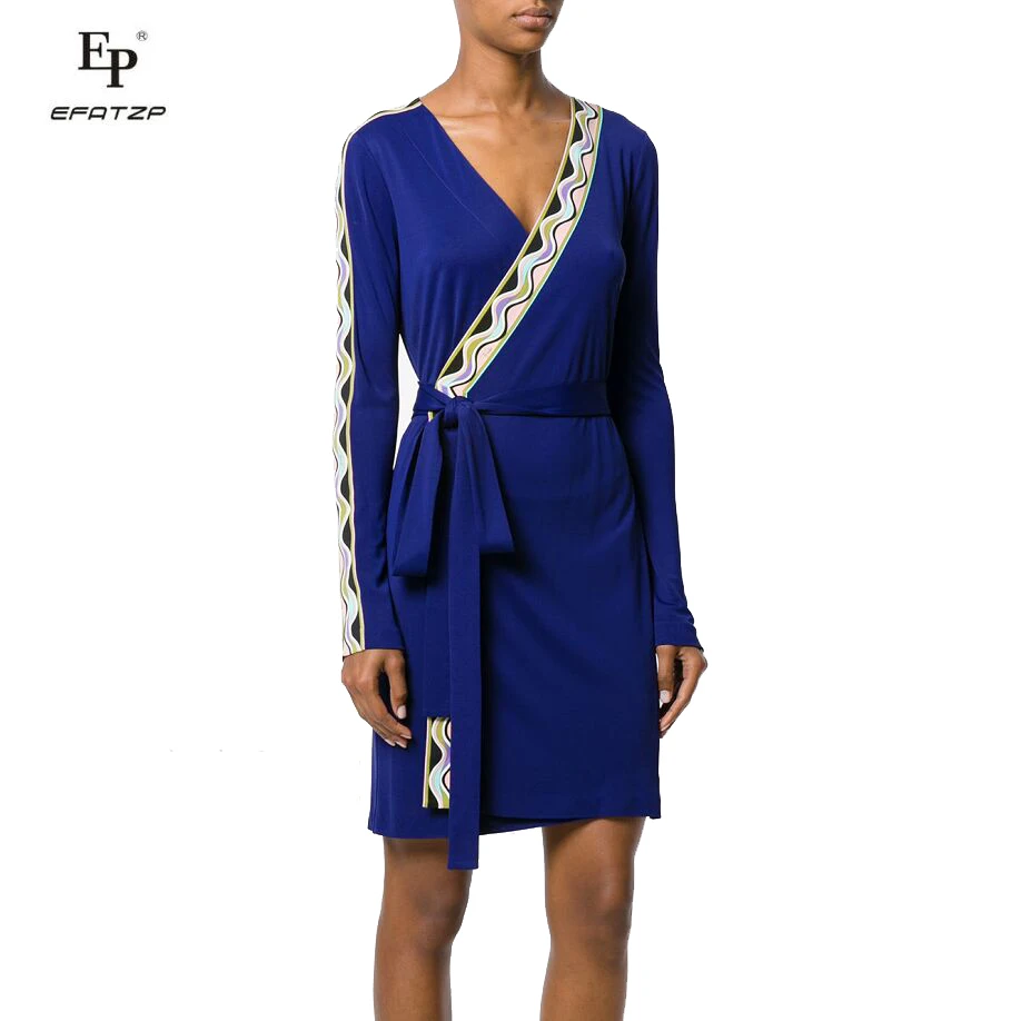 New 2018 Autumn Fashion Designer Dress Women's V-Neck Long Sleeves blue Geometric Print XXL Stretch Jersey Slim Silk Day Dress
New 2018 Autumn Fashion Designer Dress Women's V-Neck Long Sleeves blue Geometric Print XXL Stretch Jersey Slim Silk Day Dress