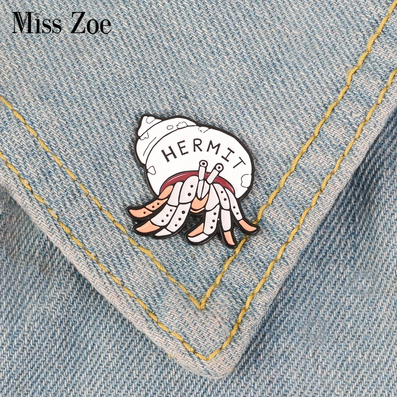 

Hermit Crab Enamel Pin Cartoon Animal badge brooch Lapel pin Denim Jeans bag Shirt Collar Introvert Jewelry Gift for Friends