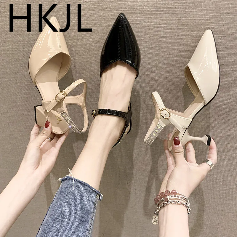 HKJL Sandals female 2019 new summer Europe and America rivets stiletto sexy baotou wild word buckle women's shoes A889
HKJL Sandals female 2019 new summer Europe and America rivets stiletto sexy baotou wild word buckle women's shoes A889