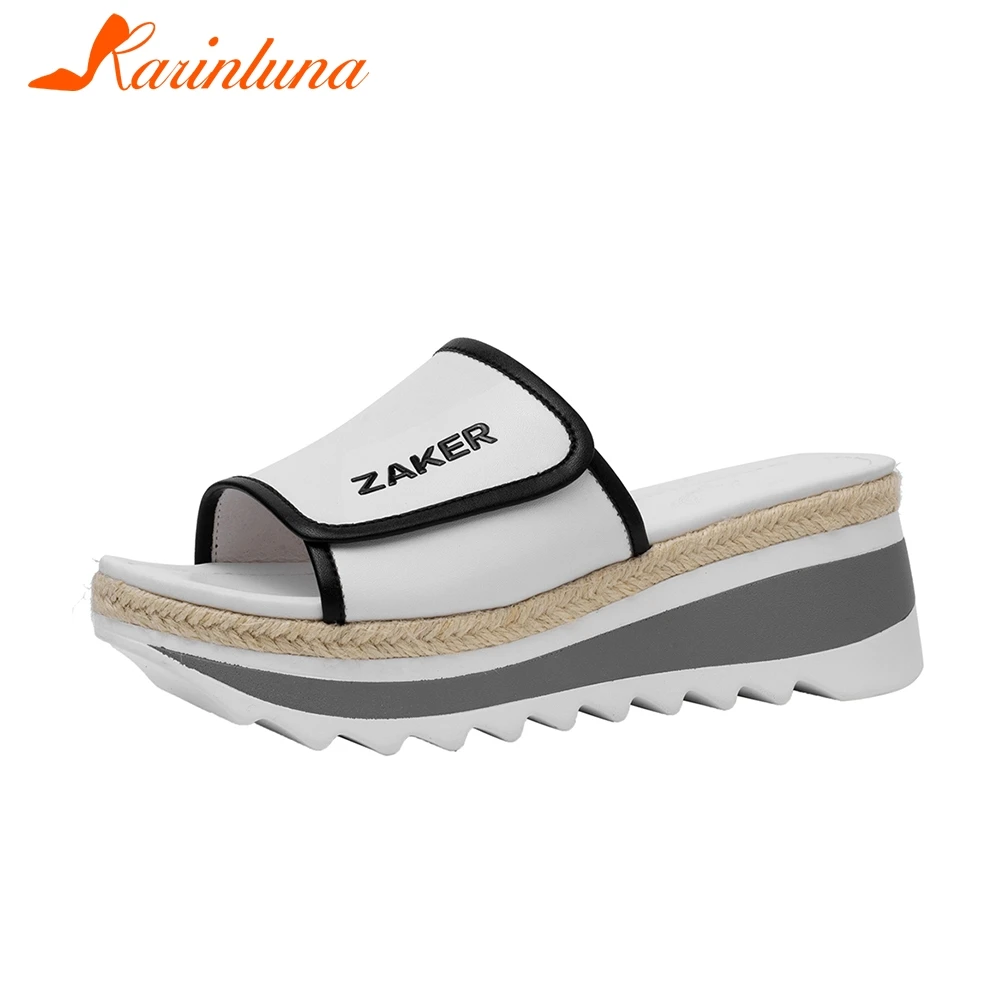 KARINLUNA 2019 Brand New Hot Sale Fashion Sports Style Slippers Women Shoes Flat Platform Summer Slippers Women Shoes Woman
KARINLUNA 2019 Brand New Hot Sale Fashion Sports Style Slippers Women Shoes Flat Platform Summer Slippers Women Shoes Woman