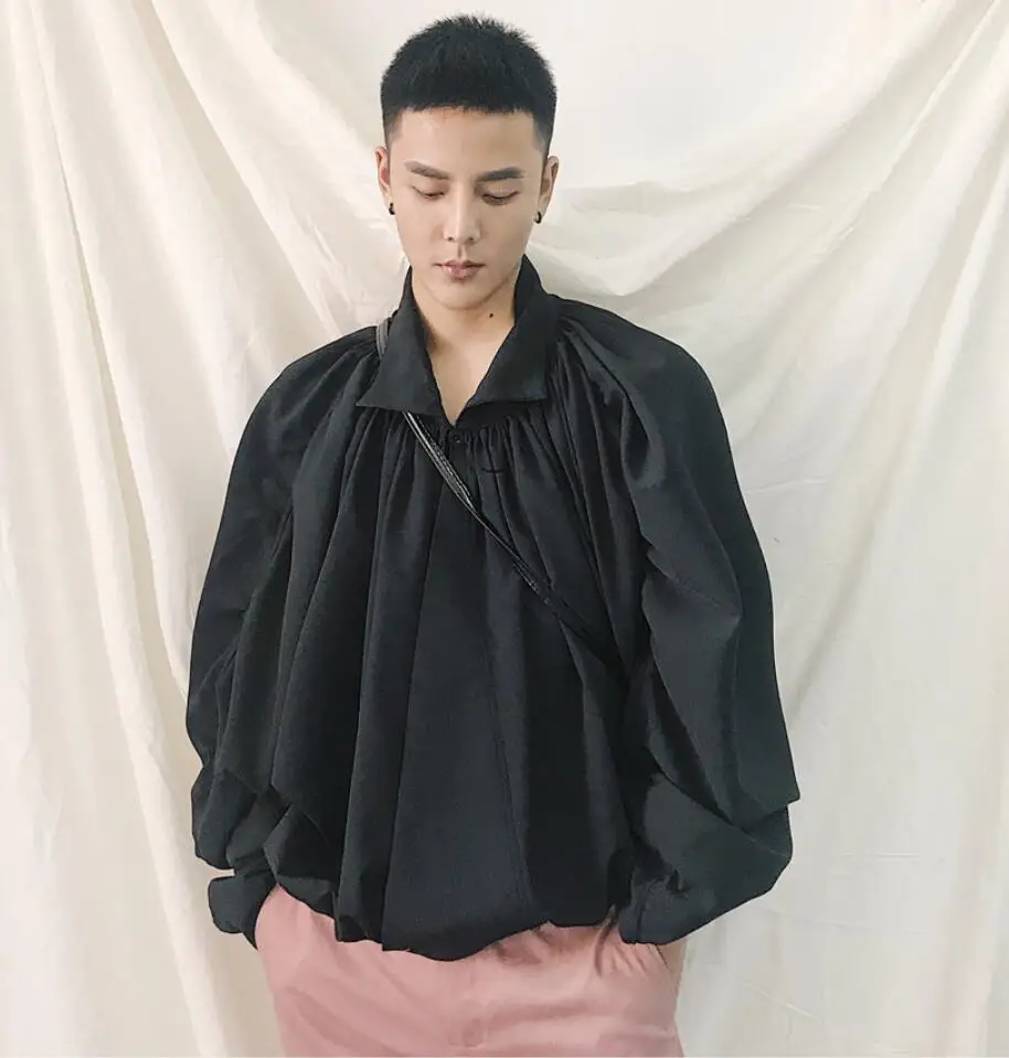 S-5XL 2018 Men's clothing fashion hair stylist personality design Black bat sleeved pleated coat plus size Singer costumes
S-5XL 2018 Men's clothing fashion hair stylist personality design Black bat sleeved pleated coat plus size Singer costumes