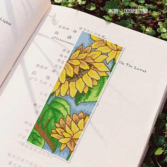 DIY Craft Stich Cross Stitch Bookmark Sunflower Plastic Fabric Needlework Embroidery Crafts Counted Cross-Stitching Kit
DIY Craft Stich Cross Stitch Bookmark Sunflower Plastic Fabric Needlework Embroidery Crafts Counted Cross-Stitching Kit