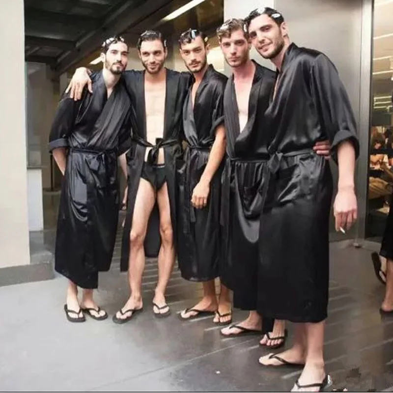 2019 New Men Kimono Bathrobe Gown Asian Bridegroom+groomsman Wedding Party Robe Summer Solid Colors Nightwear Casual Sleep Wear
2019 New Men Kimono Bathrobe Gown Asian Bridegroom+groomsman Wedding Party Robe Summer Solid Colors Nightwear Casual Sleep Wear