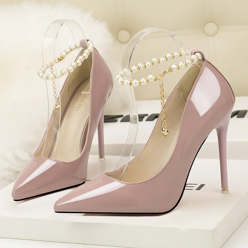 New 2019 Women pumps Elegant pointed toe patent leather office lady Shoes Spring Summer High heels Wedding Bridal Shoes AZ-31
New 2019 Women pumps Elegant pointed toe patent leather office lady Shoes Spring Summer High heels Wedding Bridal Shoes AZ-31