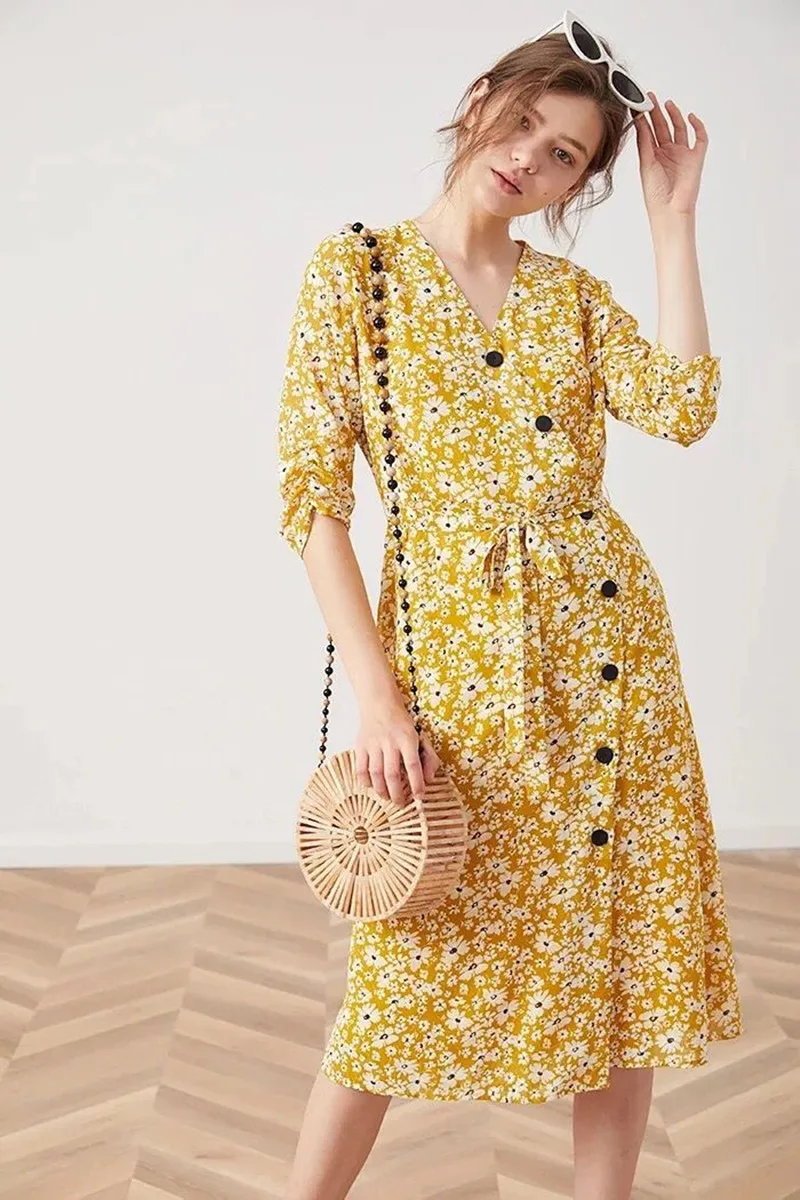 Women Yellow Flower Print Wrap Dress 2019 New Half Sleeve V Neck Prairie Chic Slim Fit Ladies Dresses
Women Yellow Flower Print Wrap Dress 2019 New Half Sleeve V Neck Prairie Chic Slim Fit Ladies Dresses