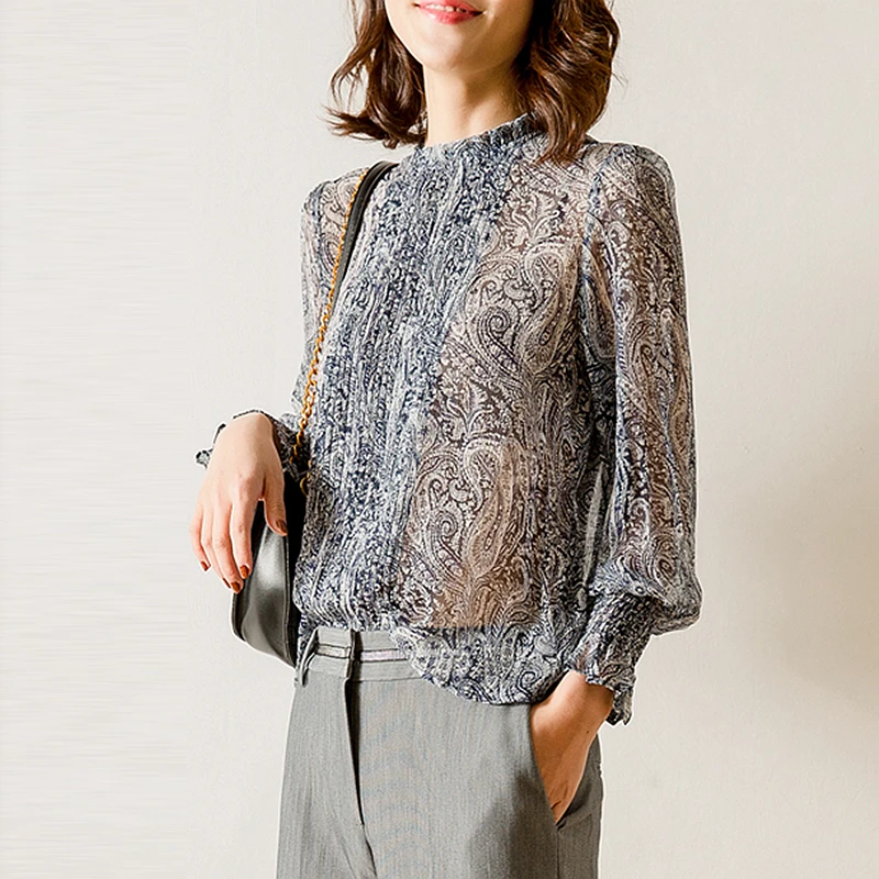 100% Silk Blouse Women Shirt Paisley Pattern Print Pleated Design O Neck Long Flare Sleeves Pullover 2 Colors New Fashion 2019
100% Silk Blouse Women Shirt Paisley Pattern Print Pleated Design O Neck Long Flare Sleeves Pullover 2 Colors New Fashion 2019