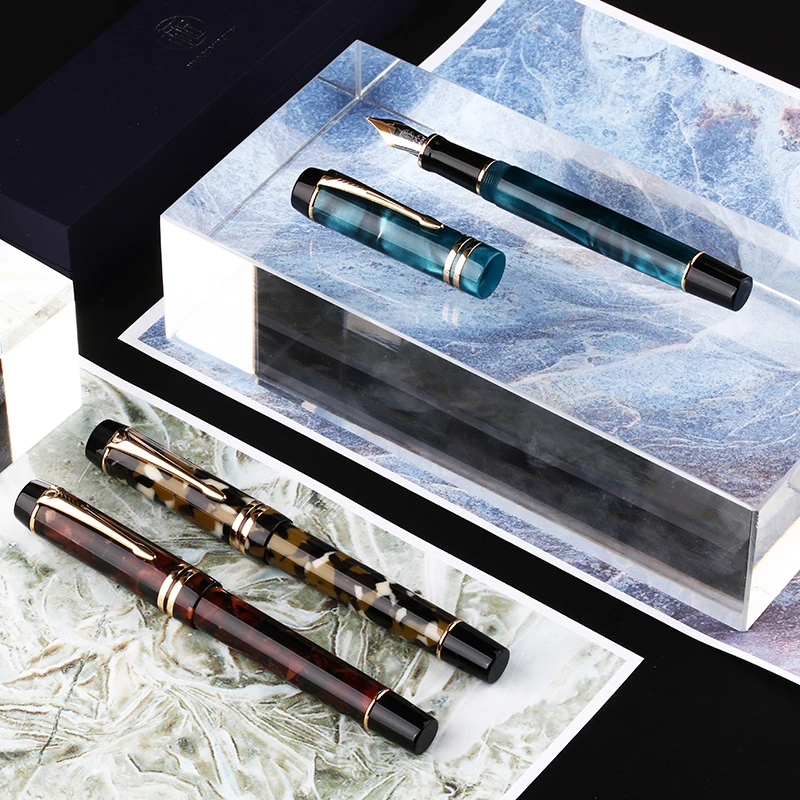 New Moonman M600S Celluloid Fountain Pen MOONMAN Iridium Fine Nib 0.5mm Excellent Fashion Office Writing Gift Pen for Business 
New Moonman M600S Celluloid Fountain Pen MOONMAN Iridium Fine Nib 0.5mm Excellent Fashion Office Writing Gift Pen for Business