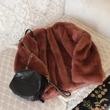 New Style High-end Fashion Women Faux Fur Coat 17S6 
New Style High-end Fashion Women Faux Fur Coat 17S6