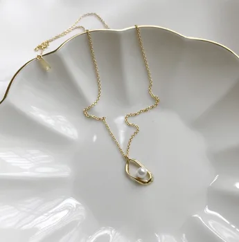 Authentic 925 Sterling silver Gold Irregular Open Hollow Geometric with Pearl necklace charms X215
Authentic 925 Sterling silver Gold Irregular Open Hollow Geometric with Pearl necklace charms X215