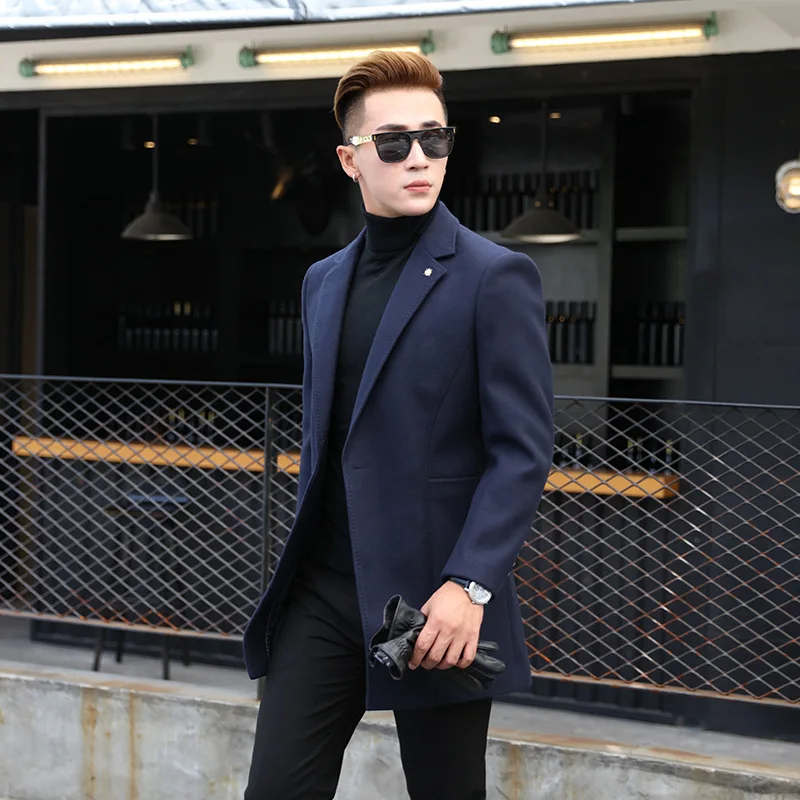 The winter men's pure woolen coat in the long slim minimalist handsome male coat
The winter men's pure woolen coat in the long slim minimalist handsome male coat