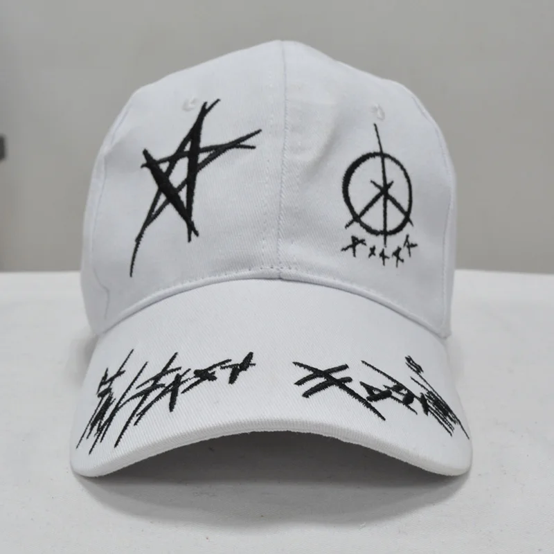 Casual Embroidered Cotton Unisex Geometric Spring Summer Personality Baseball Caps Adjustable Same Paragraph Famous
Casual Embroidered Cotton Unisex Geometric Spring Summer Personality Baseball Caps Adjustable Same Paragraph Famous