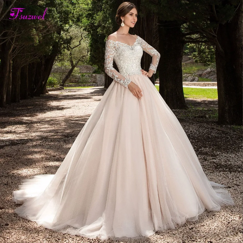 Fsuzwel Graceful Appliques Long Sleeve A-Line Wedding Dress 2020 Design Sexy V-Neck Mariage Princess Bride Gown Vestido de Noiva
Fsuzwel Graceful Appliques Long Sleeve A-Line Wedding Dress 2020 Design Sexy V-Neck Mariage Princess Bride Gown Vestido de Noiva