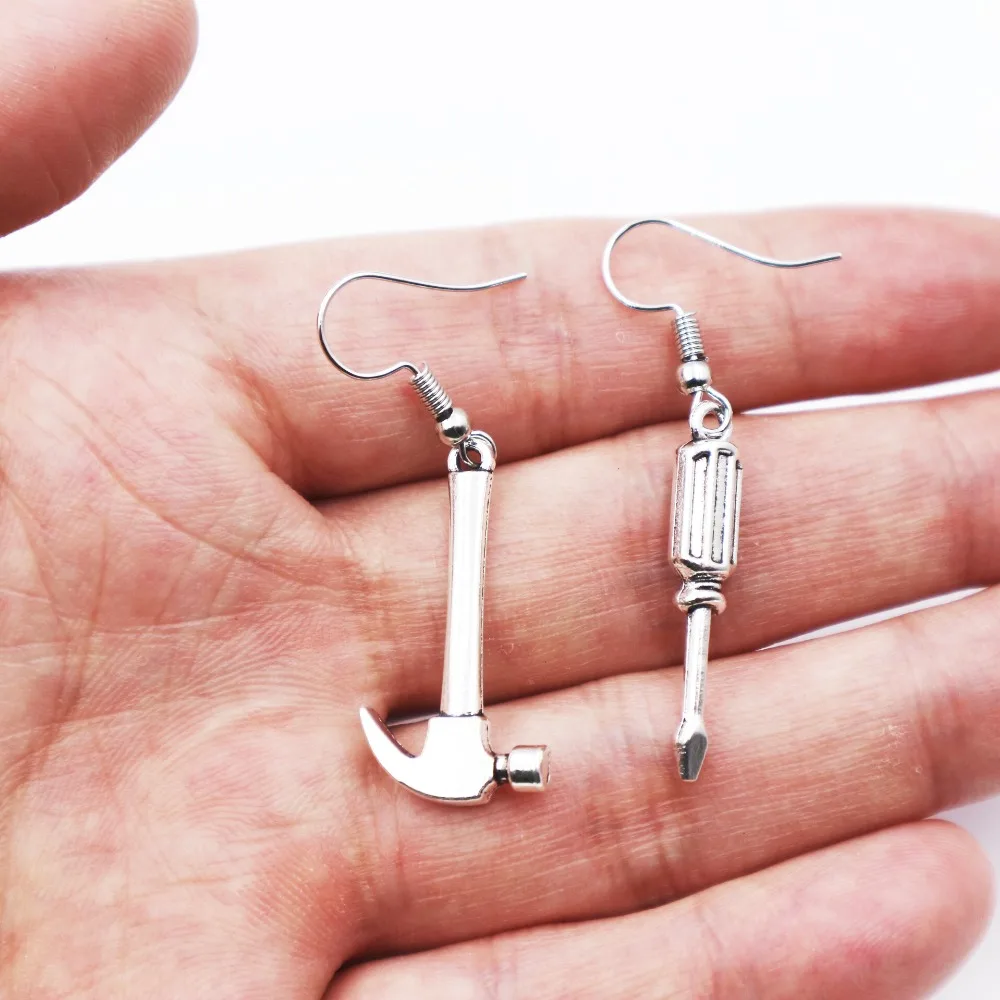 1pair Vintage Handmade Simple Fashion Design punk Screwdriver Hammer Earrings Drop Earrings drop shipping
1pair Vintage Handmade Simple Fashion Design punk Screwdriver Hammer Earrings Drop Earrings drop shipping
