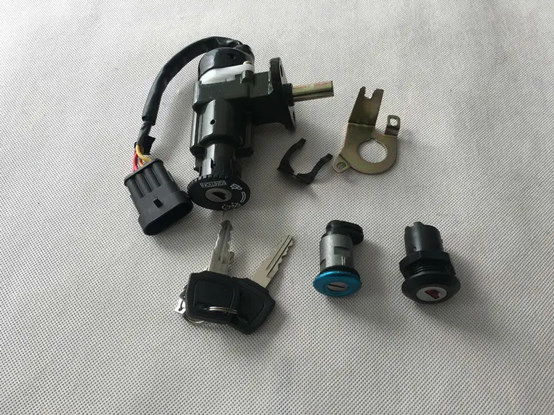 Ignition switch lock key set for Keeway Outlook Logik Newlook 125 150 Stels Outlander 150 With waterproof plug
Ignition switch lock key set for Keeway Outlook Logik Newlook 125 150 Stels Outlander 150 With waterproof plug