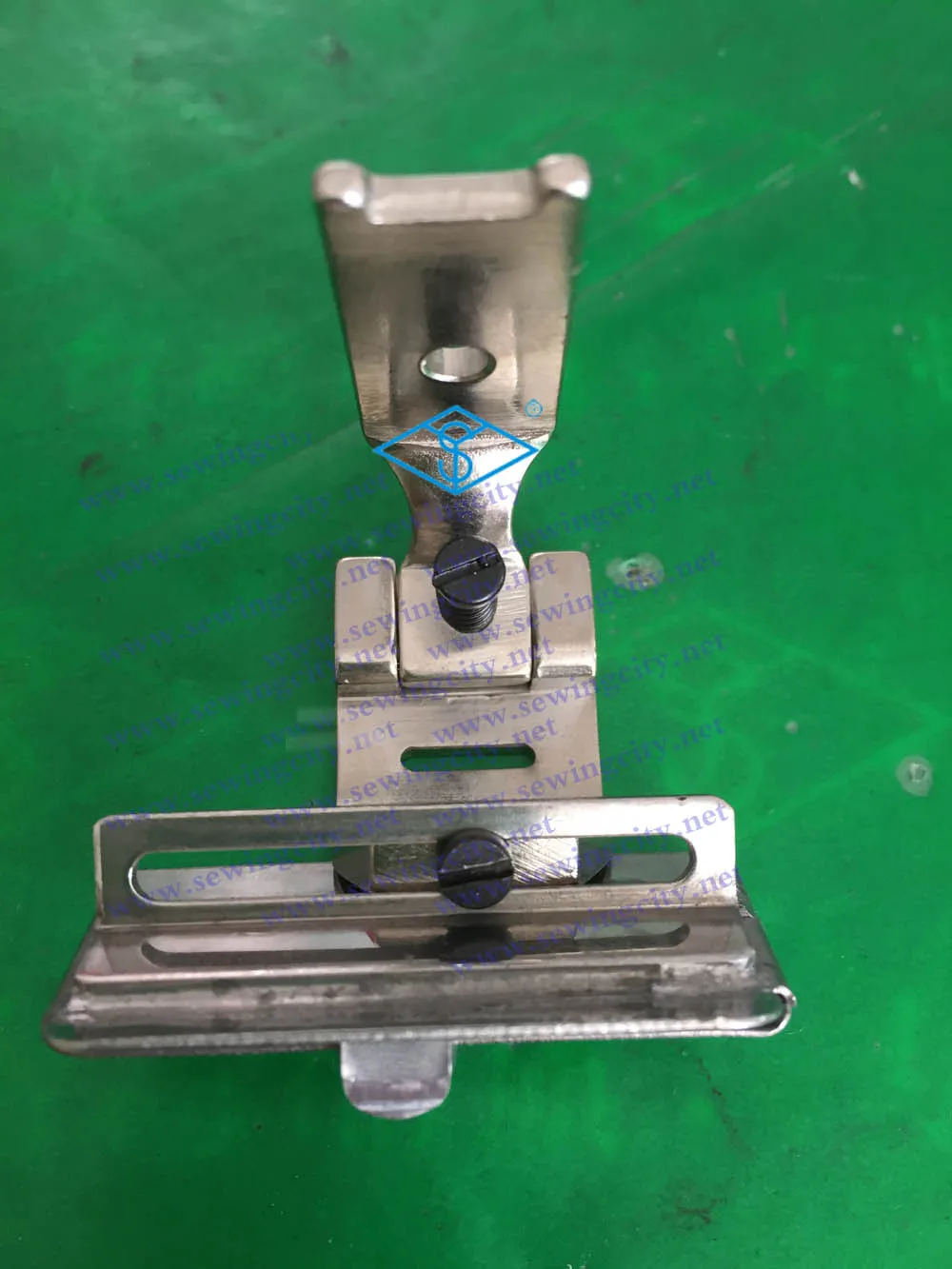Industrial sewing machine accessories herringbone cars presser foot feet SINGER 457 machines 2280 2290 2284 general purpose
Industrial sewing machine accessories herringbone cars presser foot feet SINGER 457 machines 2280 2290 2284 general purpose