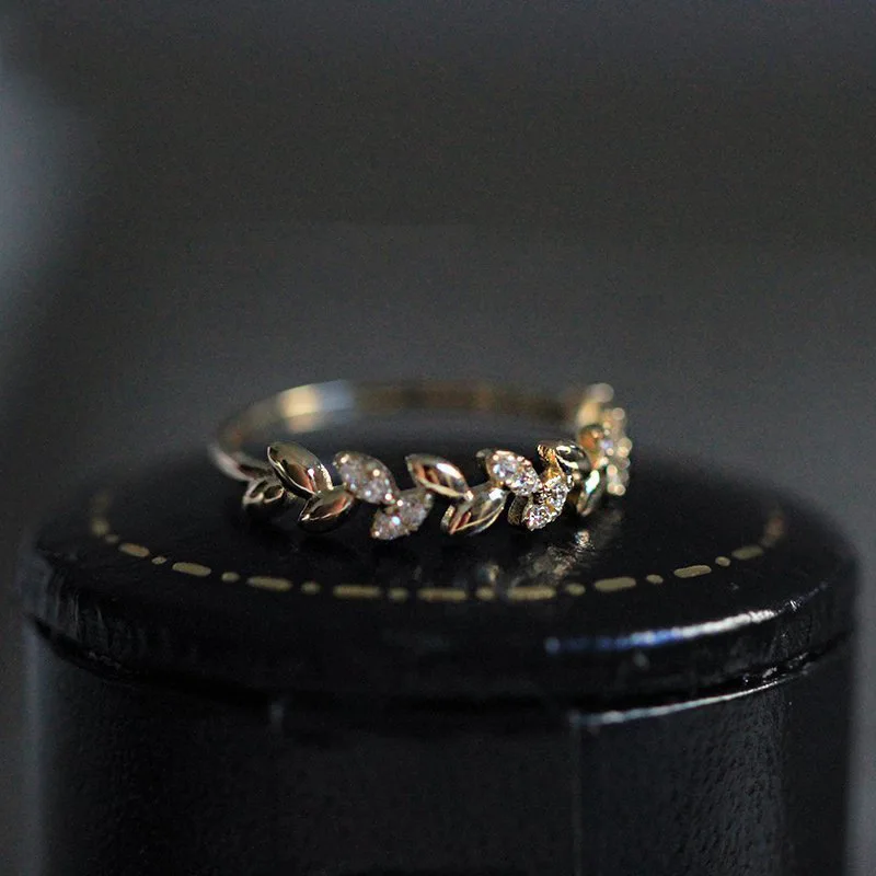 Tisonliz Dainty Rings for Women Simple Leaf Crystal Rings Female Engagement Wedding Thin Gold Finger Rings Jewelry Gifts anillos
Tisonliz Dainty Rings for Women Simple Leaf Crystal Rings Female Engagement Wedding Thin Gold Finger Rings Jewelry Gifts anillos
