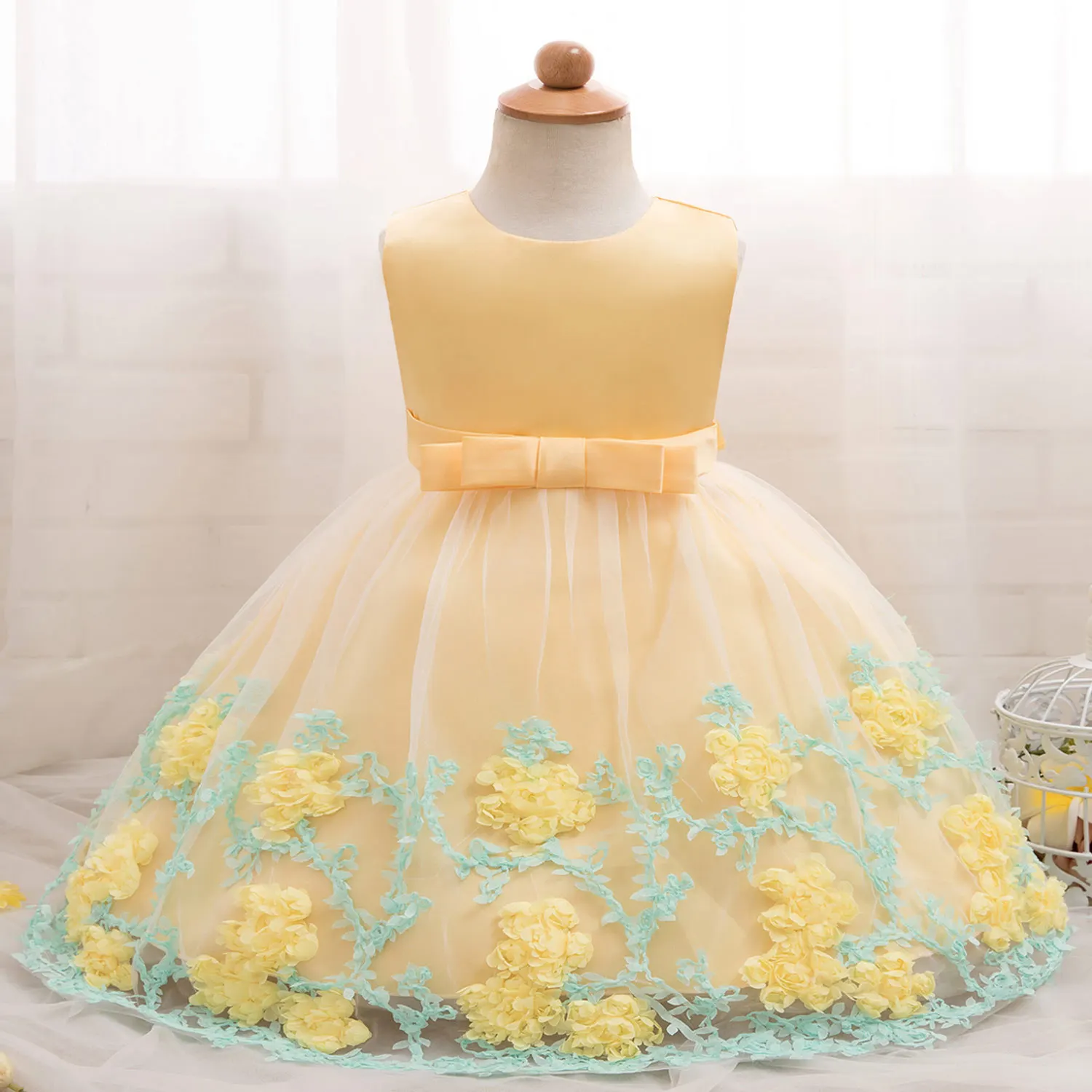 Baby Baby Full Moon One Full Year Of Life Full Dress Flower Gauze Thick And Disorderly wedding Girl Dress
Baby Baby Full Moon One Full Year Of Life Full Dress Flower Gauze Thick And Disorderly wedding Girl Dress