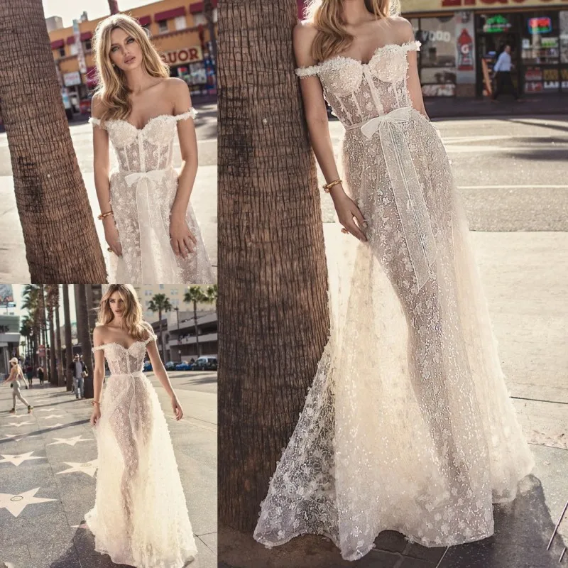 Custom Made Beach Wedding Dress 2019 Off the Shoulder 3D Floral Appliques Sequined Boho Bridal Gowns Illusion Vestido De Novia
Custom Made Beach Wedding Dress 2019 Off the Shoulder 3D Floral Appliques Sequined Boho Bridal Gowns Illusion Vestido De Novia