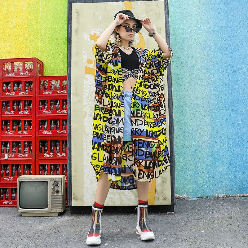 Johnature New Fashion Letter Print Plus Size Hooded Collar Streetwear Trench Coat 2019 Summer Sunscreen Long Women Coats
Johnature New Fashion Letter Print Plus Size Hooded Collar Streetwear Trench Coat 2019 Summer Sunscreen Long Women Coats