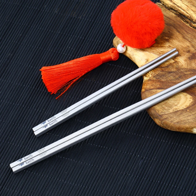 Keith 232mm or 175mm Length FDA Pure Titanium Solid Square Chopsticks Portable Chopsticks Outdoor tabletware
Keith 232mm or 175mm Length FDA Pure Titanium Solid Square Chopsticks Portable Chopsticks Outdoor tabletware