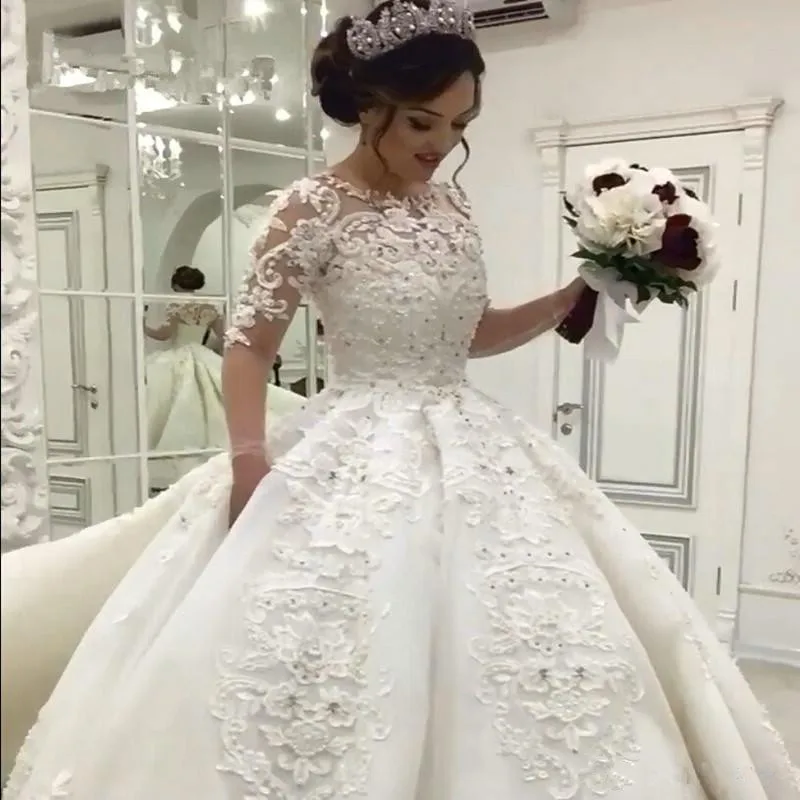 

2020 Princess Ball Gown Arabic Vintage Wedding Dresses Luxury Pearls Lace half Sleeve Muslim Wedding Gowns Vestidos De Noiva