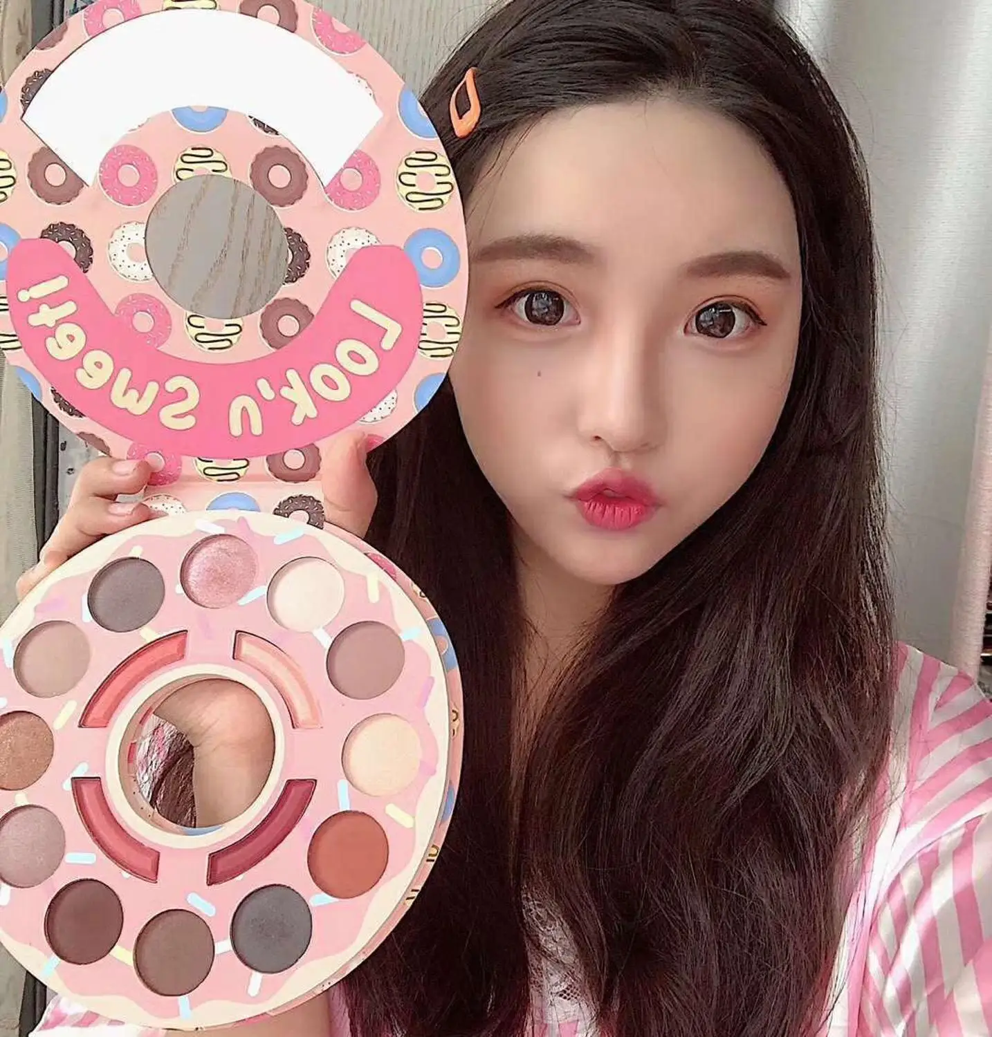 2019 Fantasy Donut 16 Color matte Eyeshadow Palette Makeup Pigmented Smoky Smooth Eye Shadow Waterproof Lasting Cosmetics Kit
2019 Fantasy Donut 16 Color matte Eyeshadow Palette Makeup Pigmented Smoky Smooth Eye Shadow Waterproof Lasting Cosmetics Kit