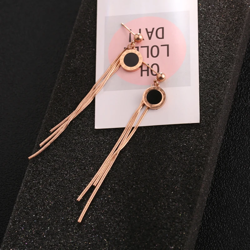 YUN RUO 2019 Fashion Roman Numerals Tassel Stud Earring Rose Gold Color Woman Birthday Gift Titanium Steel Jewelry Never Fade
YUN RUO 2019 Fashion Roman Numerals Tassel Stud Earring Rose Gold Color Woman Birthday Gift Titanium Steel Jewelry Never Fade