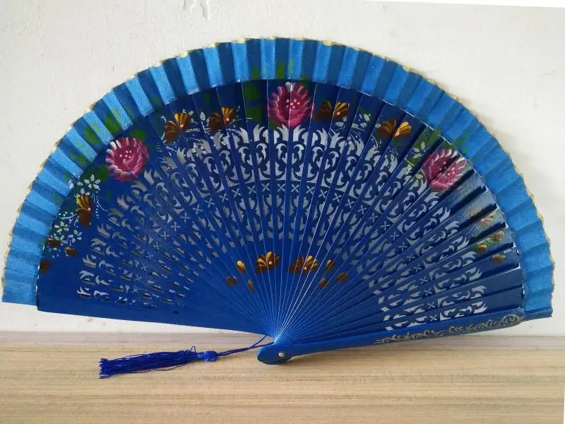 Vintage Hollowing Spanish Rose Folding Fan Dance Fan Original Wooden Hand Held Flower Bamboo Fans Carving Craft Gifts
Vintage Hollowing Spanish Rose Folding Fan Dance Fan Original Wooden Hand Held Flower Bamboo Fans Carving Craft Gifts