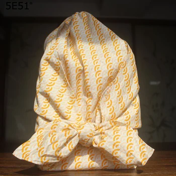Japanese style table cloth kerchief furoshiki cotton 100%/ wave printed 70cm/Many uses
Japanese style table cloth kerchief furoshiki cotton 100%/ wave printed 70cm/Many uses