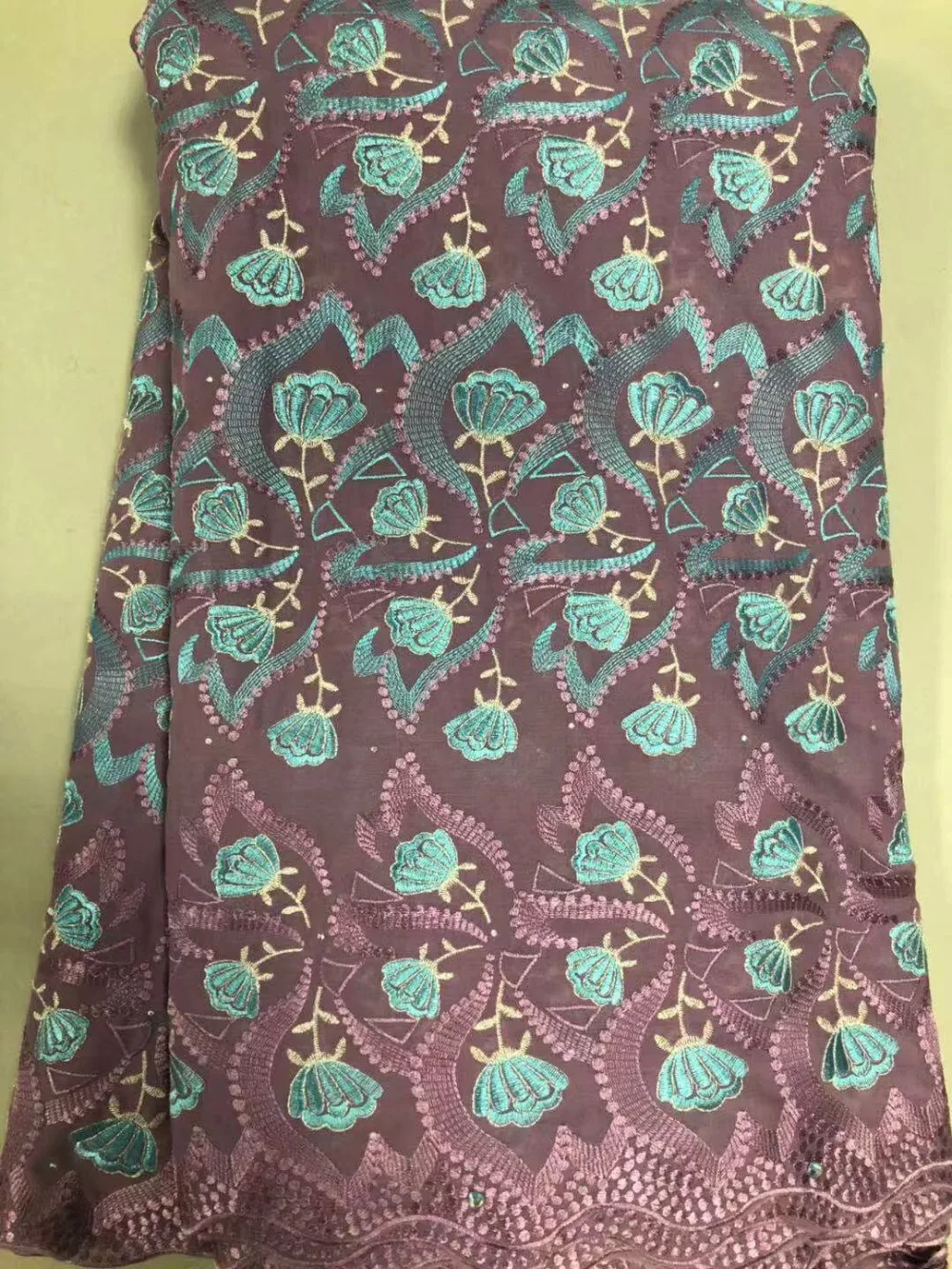 African lace fabric 5yds/pce dhl Swiss Voile Lace Switzerland Cotton stones African women gorgeous dress 2019 new high quality
African lace fabric 5yds/pce dhl Swiss Voile Lace Switzerland Cotton stones African women gorgeous dress 2019 new high quality