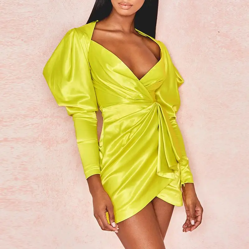 Charming Sexy satin v neck yellow short dress Women summer elegant mini dress Party night club long lantern sleeve bodycon dress
Charming Sexy satin v neck yellow short dress Women summer elegant mini dress Party night club long lantern sleeve bodycon dress