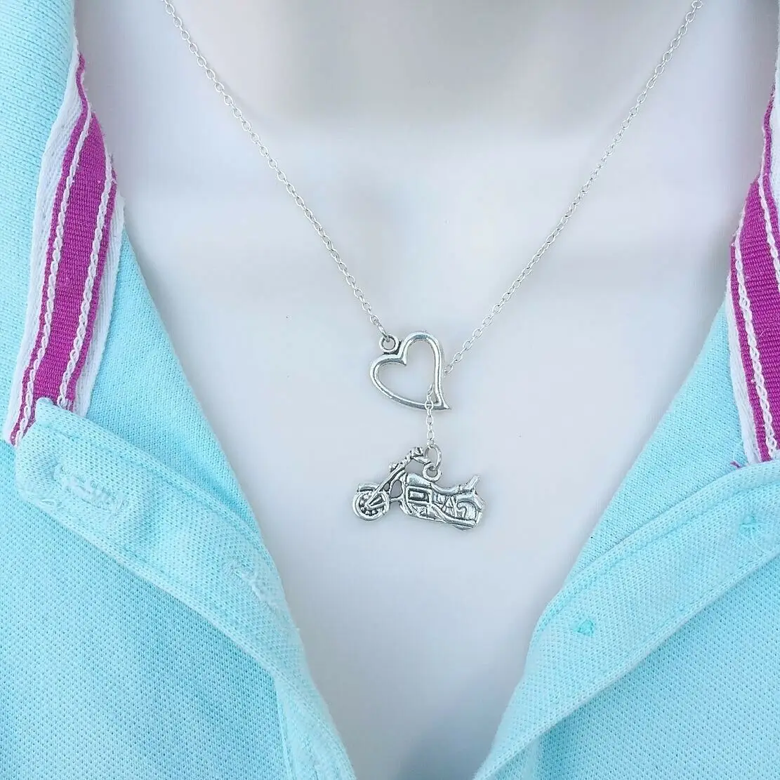 Hollow Heart&Motorcycle Charm Handcrafted Necklace Hot Alloy Ancient Silver Fashion Women Men Jewelry Locomotive Enthusiast Gift
Hollow Heart&Motorcycle Charm Handcrafted Necklace Hot Alloy Ancient Silver Fashion Women Men Jewelry Locomotive Enthusiast Gift