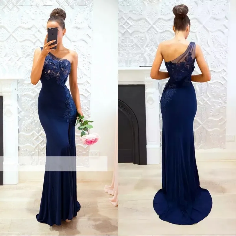 Navy One Shoulder Elastic Satin Lace Applique Crystal Beaded Mermaid Bridesmaid Gowns Cheap Bridesmaid Dresses Fast Shipping
Navy One Shoulder Elastic Satin Lace Applique Crystal Beaded Mermaid Bridesmaid Gowns Cheap Bridesmaid Dresses Fast Shipping