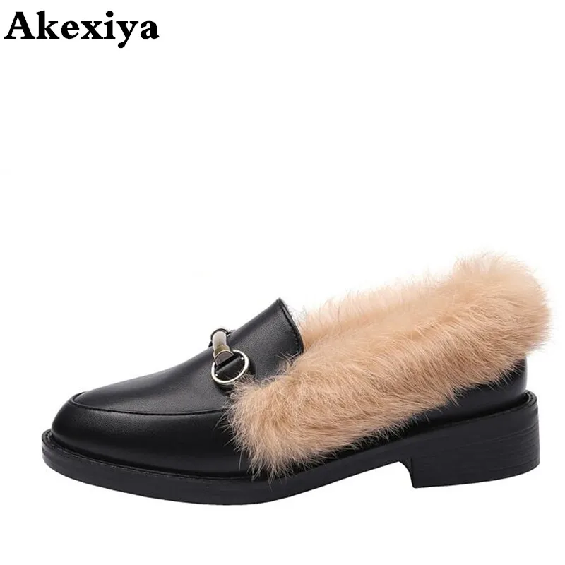 Women's shoes winter new fashion Korean version of the wild round head low heel thick with deep mouth fur single shoes cotton st
Women's shoes winter new fashion Korean version of the wild round head low heel thick with deep mouth fur single shoes cotton st