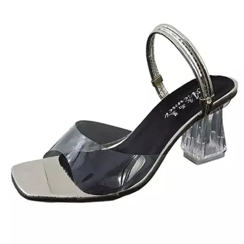 2018 summer new Korean version of transparent crystal sandals small fresh sexy high heels tide.
2018 summer new Korean version of transparent crystal sandals small fresh sexy high heels tide.