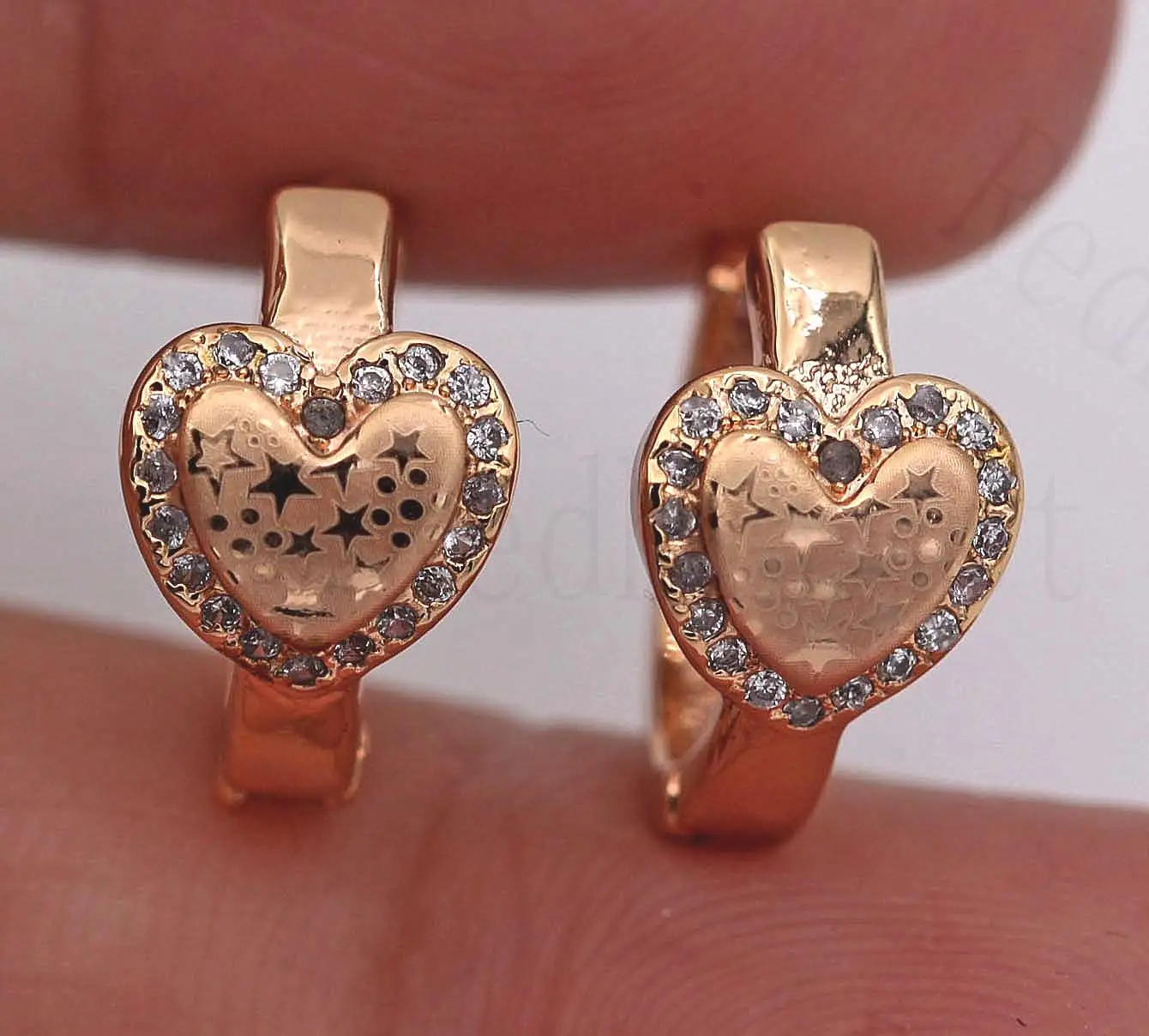 Luxury New Hoop Earrings for Women Gold Color Earring With CZ Zircon Trendy Jewelry for Wedding Anniversary Gift
Luxury New Hoop Earrings for Women Gold Color Earring With CZ Zircon Trendy Jewelry for Wedding Anniversary Gift