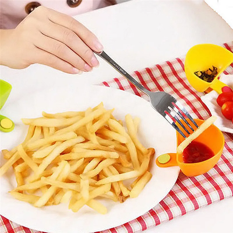 1Pcs Dip Clips Kitchen Bowl kit Tool Small Dishes Spice Clip For Tomato Sauce Salt Vinegar Sugar Flavor Spices
1Pcs Dip Clips Kitchen Bowl kit Tool Small Dishes Spice Clip For Tomato Sauce Salt Vinegar Sugar Flavor Spices