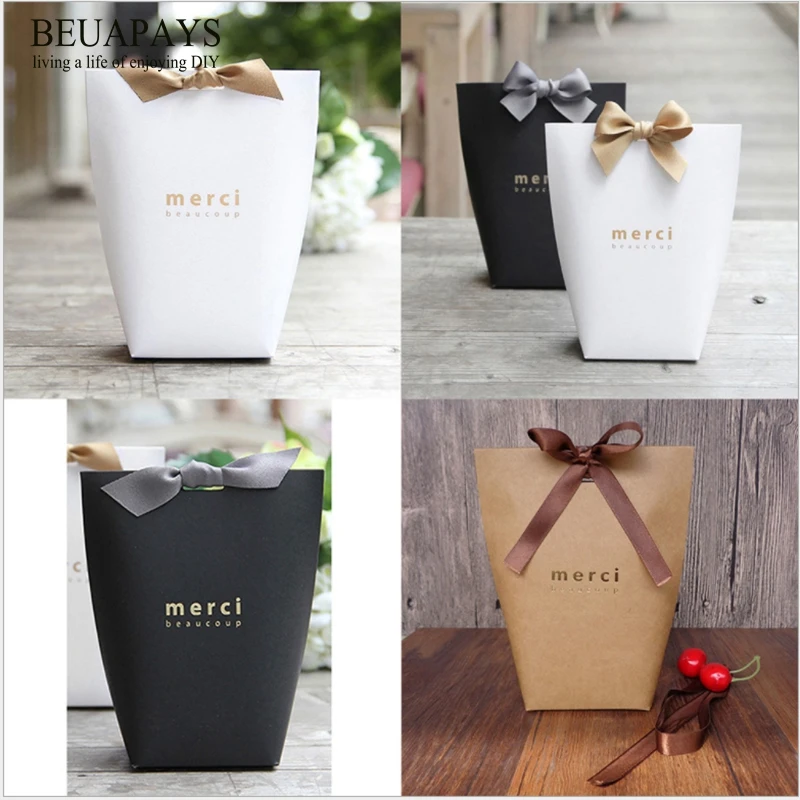 30pcs DIY gift boxes bags French thanks Merci paper bag folding large box gift box Christmas paper bag thickening kraft deco 
30pcs DIY gift boxes bags French thanks Merci paper bag folding large box gift box Christmas paper bag thickening kraft deco