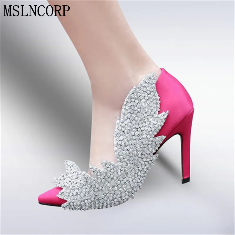 plus size 34-43 Fashion Wedding Diamond Bride Shoes Crystal Pointed Toe sexy thin High heeled Silk Dress Party Stiletto Shoes
plus size 34-43 Fashion Wedding Diamond Bride Shoes Crystal Pointed Toe sexy thin High heeled Silk Dress Party Stiletto Shoes