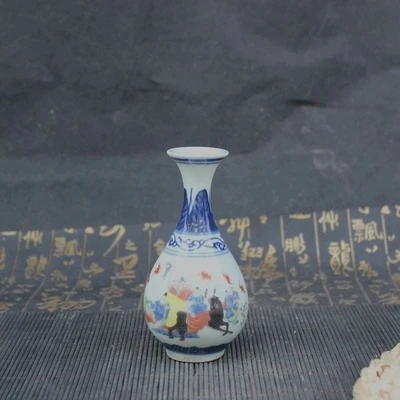 Jingdezhen antique porcelain hand-painted star of the creative small bottle decoration
Jingdezhen antique porcelain hand-painted star of the creative small bottle decoration