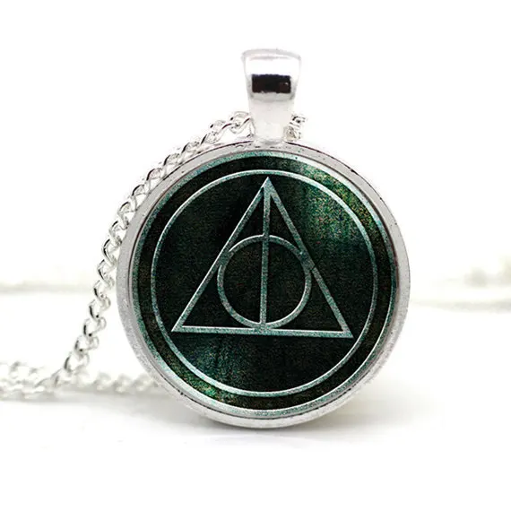 2017 New Hogwarts Deathly Hallows Pendant Necklace Vintage Movies Inspired Jewelry Glass Dome Photo Pendants Link Chains HZ1
2017 New Hogwarts Deathly Hallows Pendant Necklace Vintage Movies Inspired Jewelry Glass Dome Photo Pendants Link Chains HZ1