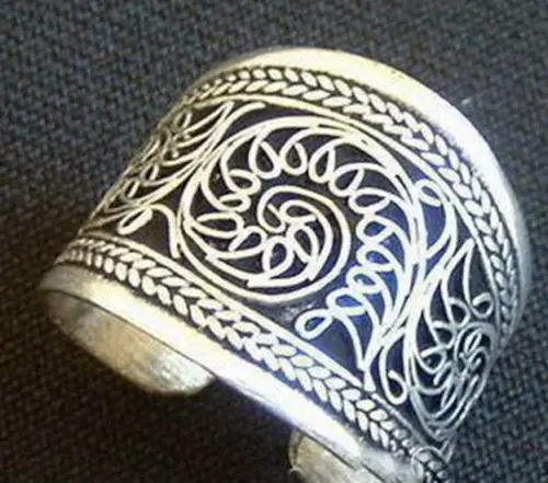 hot sell new - free shipping Adjustable India and Nepal Old Beautiful Tibet Silver Mantra luck Thumb Ring
hot sell new - free shipping Adjustable India and Nepal Old Beautiful Tibet Silver Mantra luck Thumb Ring