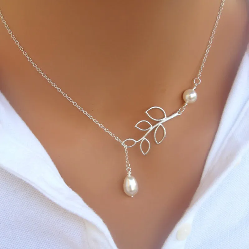 Heeda Korean Simple Unique Leaf Necklace Women Graceful Pearl Collarbone Chain Fashion Lady Kolye 2017 An Ornament on the Neck
Heeda Korean Simple Unique Leaf Necklace Women Graceful Pearl Collarbone Chain Fashion Lady Kolye 2017 An Ornament on the Neck