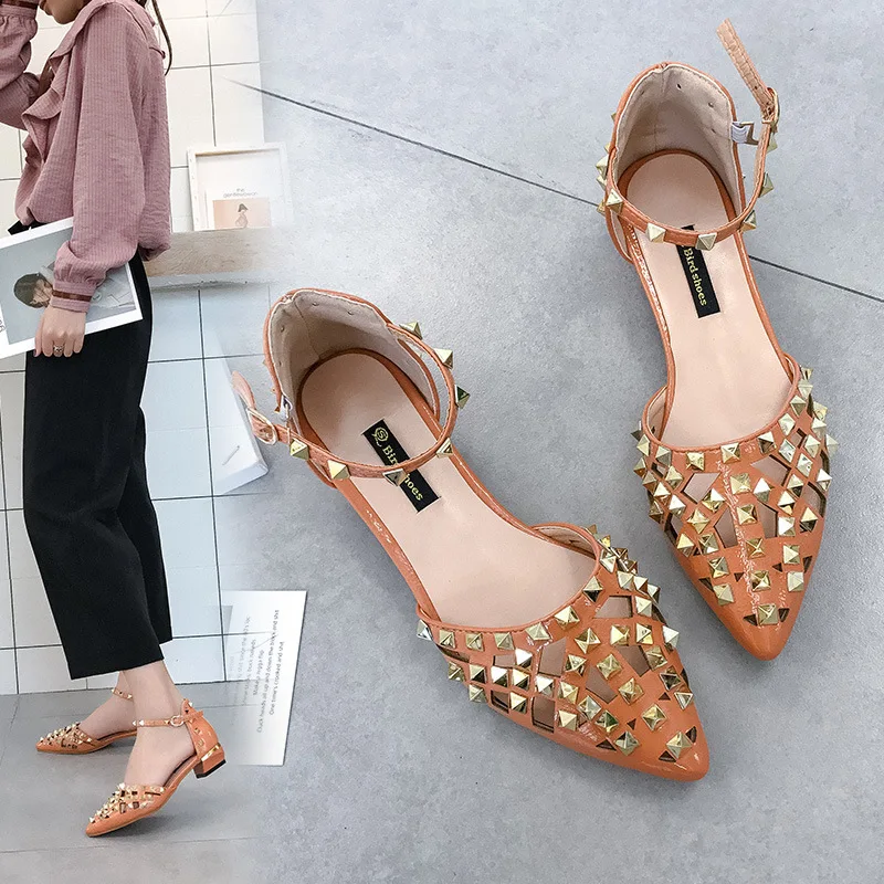 2018 summer new women's sandals with thick and velvet word buckle Korean version of wild sandals women.
2018 summer new women's sandals with thick and velvet word buckle Korean version of wild sandals women.