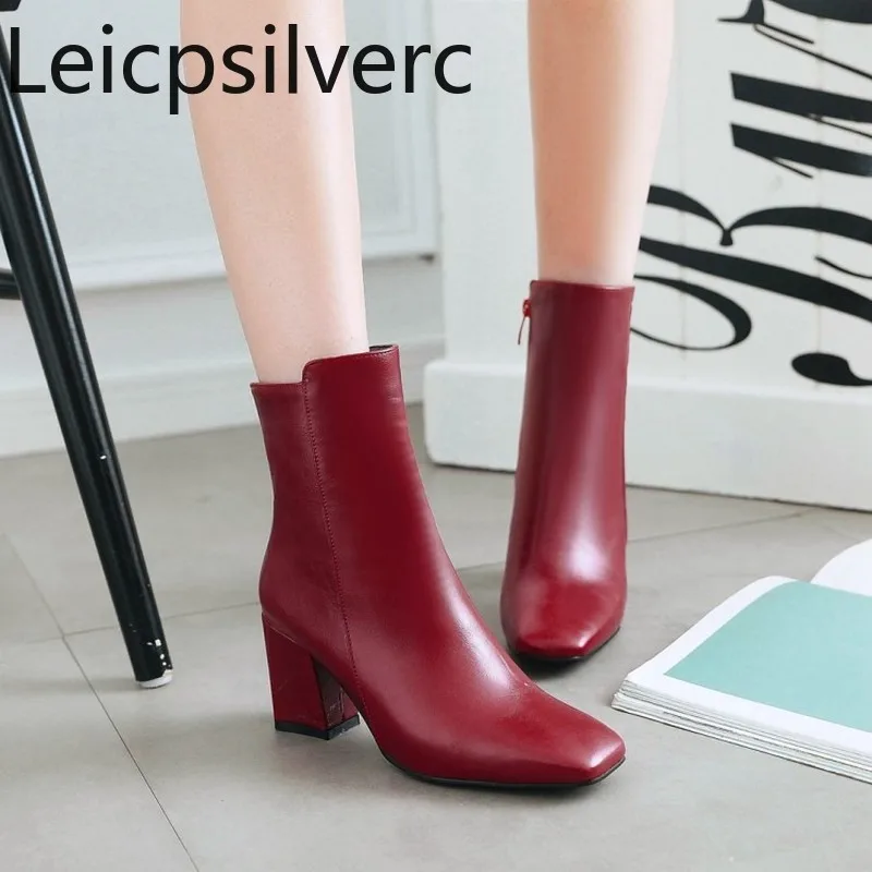 Women's Boots winter The New fashion Solid Square head zipper Thick heel High heel Short tube Women's shoes plus size 32-43
Women's Boots winter The New fashion Solid Square head zipper Thick heel High heel Short tube Women's shoes plus size 32-43