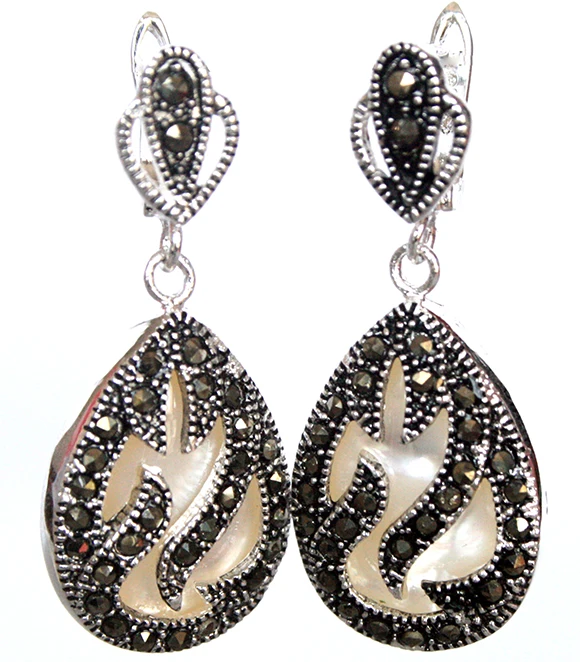 FREE SHIPPING 11/2" unique 925 Silver & Marcasite inlay white sea shell Waterdrop Earrings
FREE SHIPPING 11/2" unique 925 Silver & Marcasite inlay white sea shell Waterdrop Earrings