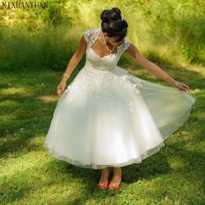 Short Wedding Dresses A Line White Tulle Vintage Sweetheart Wedding Gown Lace Tea Length Free Shipping Bridal Gowns 2019
Short Wedding Dresses A Line White Tulle Vintage Sweetheart Wedding Gown Lace Tea Length Free Shipping Bridal Gowns 2019