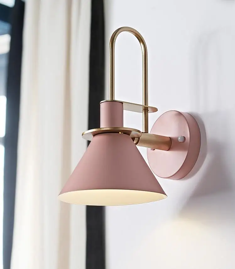 New Nordic wall lamp Bedside lamp Bedroom Modern living room Walkway Staircase Simple iron belt wall lamp LED lamp
New Nordic wall lamp Bedside lamp Bedroom Modern living room Walkway Staircase Simple iron belt wall lamp LED lamp