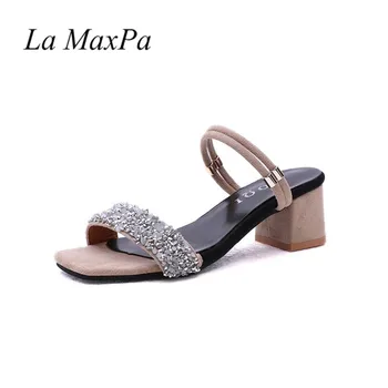 2018 Rough-heeled Sandals Summer New Rhinestone Sequins Thick Heeled Shoes Fashion Outerwear Cool slippers Double Strap Shoes
2018 Rough-heeled Sandals Summer New Rhinestone Sequins Thick Heeled Shoes Fashion Outerwear Cool slippers Double Strap Shoes